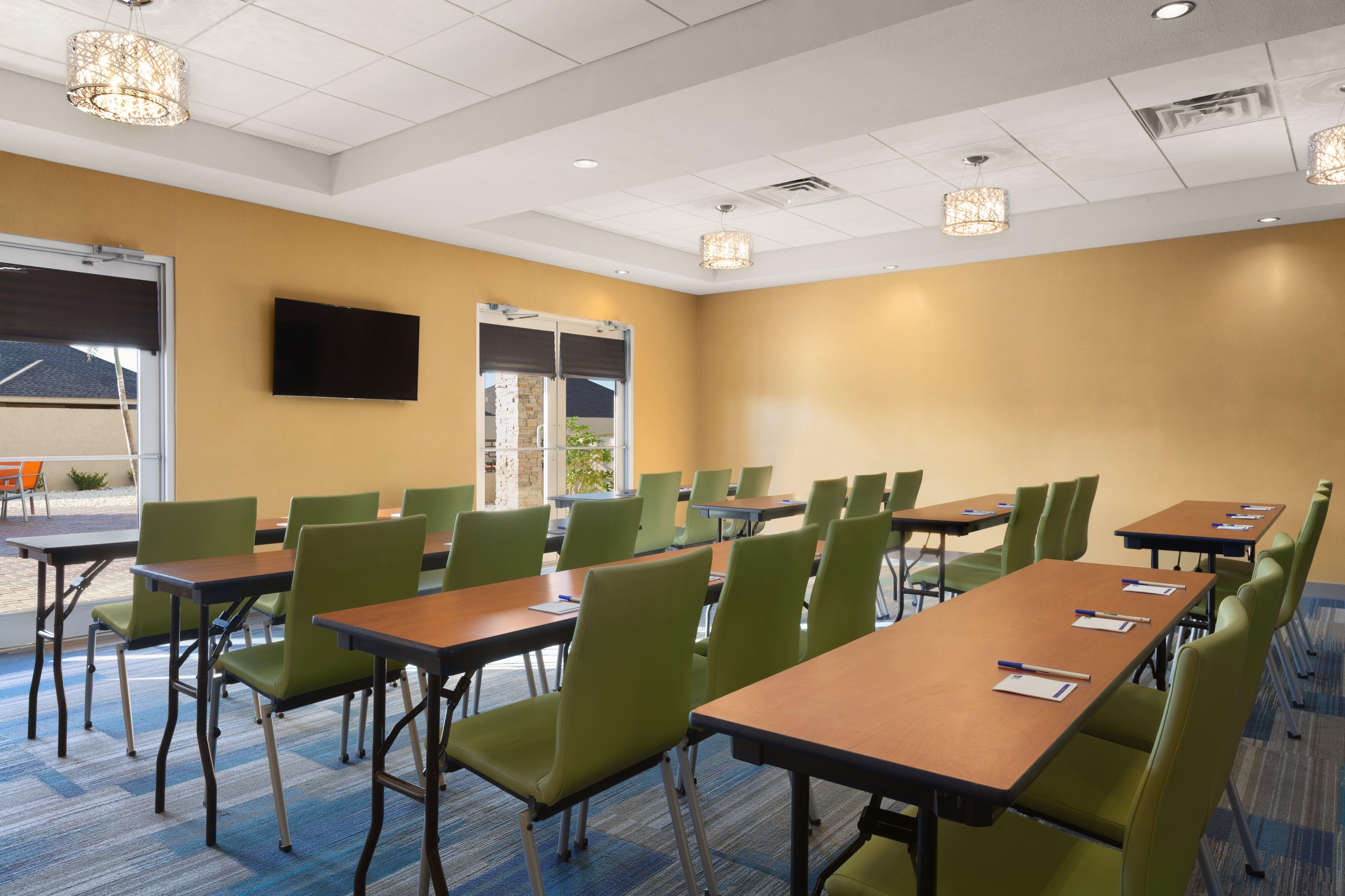 Holiday Inn Express & Suites Edinburg- Mcallen Area Exterior foto